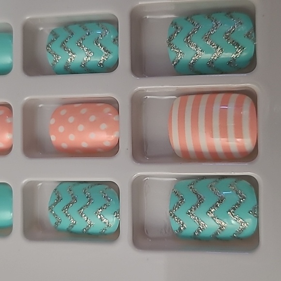 2/$16 Hearts Polka-dots Stripes Press On Nails - Picture 13 of 13